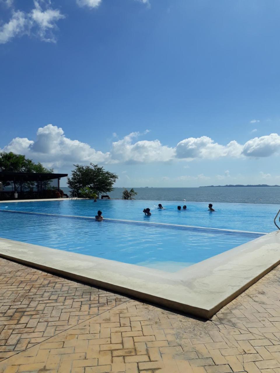 Sea Garden Resort Iloilo Pavia Exterior foto